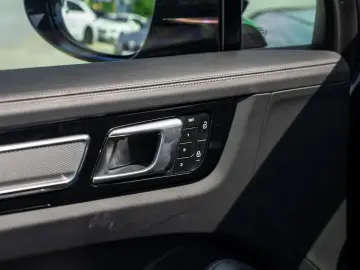 Porsche Cayenne Turbo S Hybrid  Burmester  Pano  Matrix