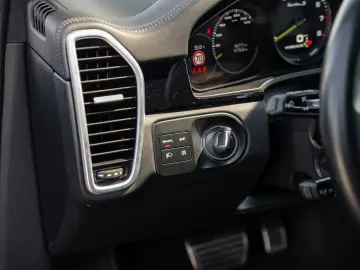Porsche Cayenne Turbo S Hybrid  Burmester  Pano  Matrix