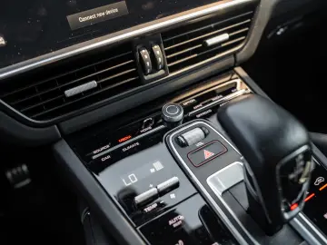 Porsche Cayenne Turbo S Hybrid  Burmester  Pano  Matrix