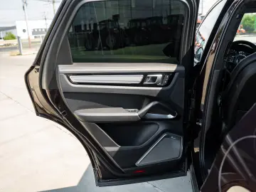 Porsche Cayenne Turbo S Hybrid  Burmester  Pano  Matrix
