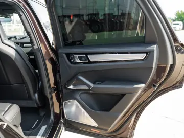 Porsche Cayenne Turbo S Hybrid  Burmester  Pano  Matrix