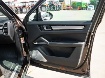 Porsche Cayenne Turbo S Hybrid  Burmester  Pano  Matrix