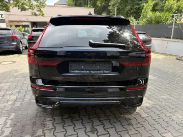 VOLVO XC60 T6 FACELIFT Plus Black