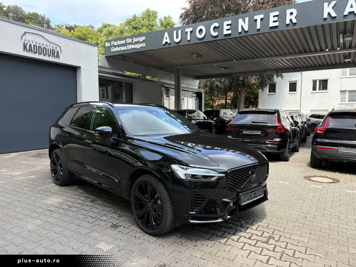 VOLVO XC60 T6 FACELIFT Plus Black