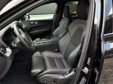 VOLVO XC60 T6 FACELIFT Plus Black