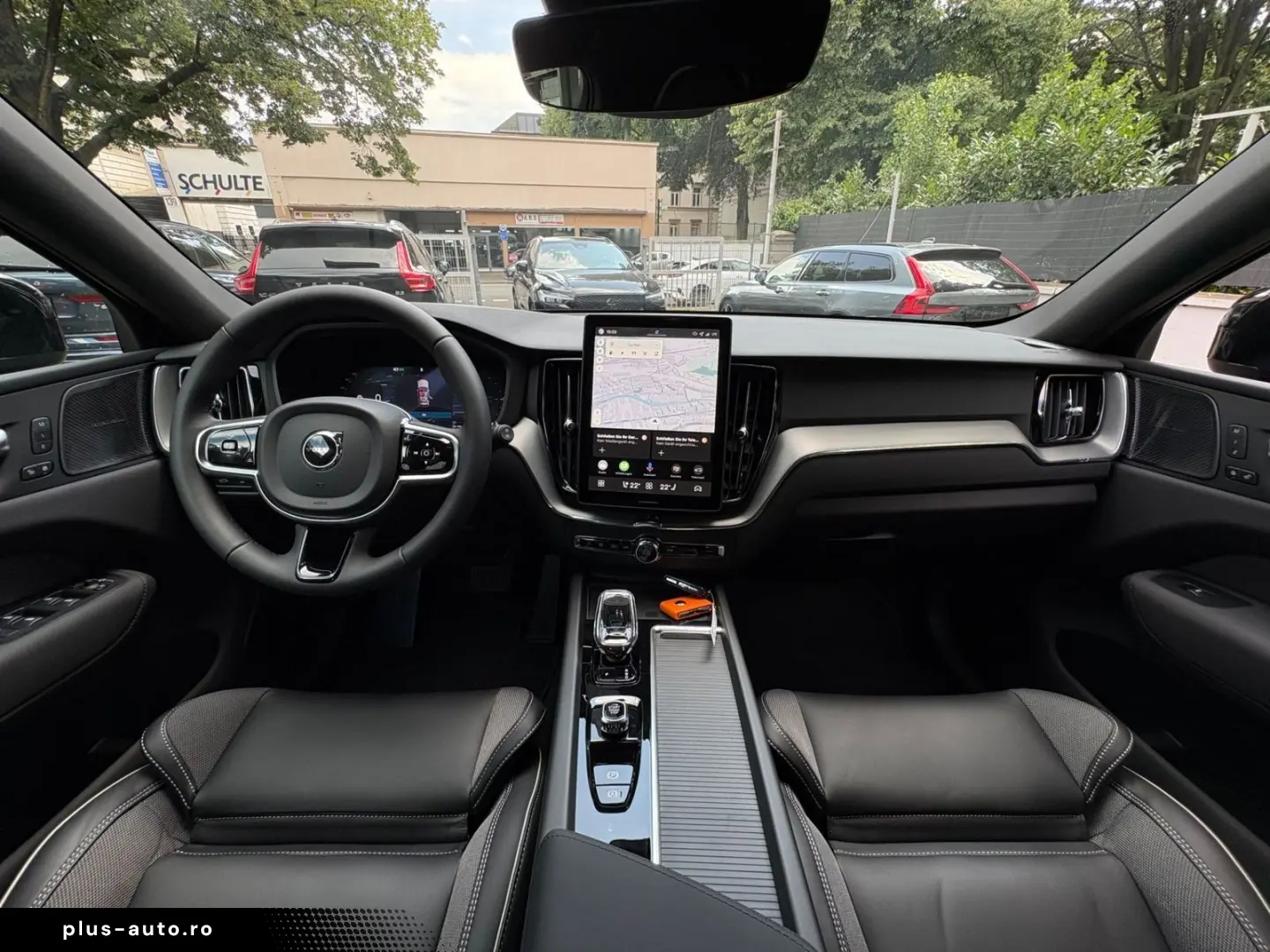 VOLVO XC60 T6 FACELIFT Plus Black