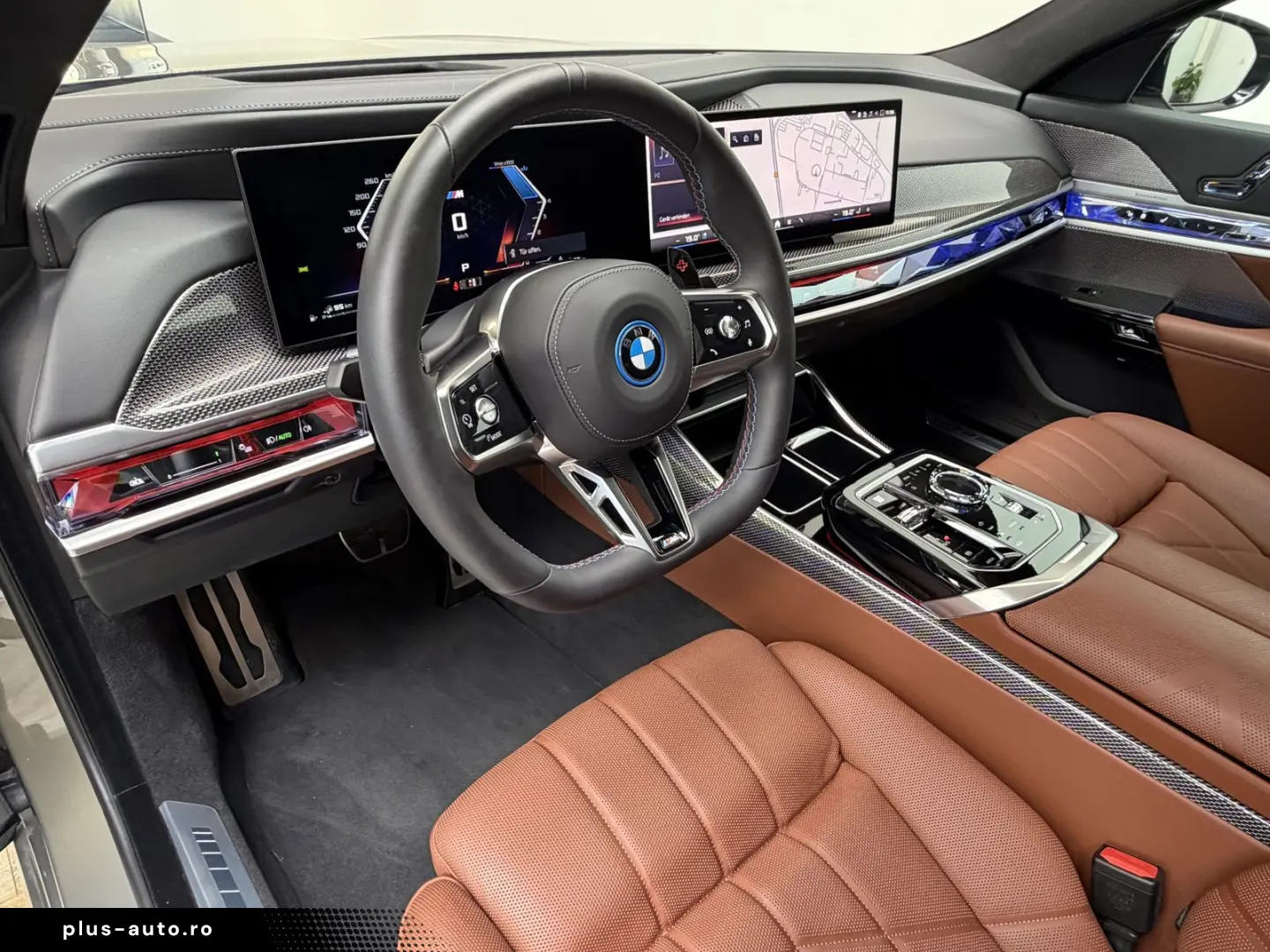 BMW M760 e xDr. Executive TwoTone TV B&W UPE218