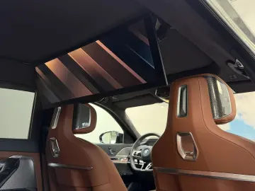 BMW M760 e xDr. Executive TwoTone TV B&W UPE218