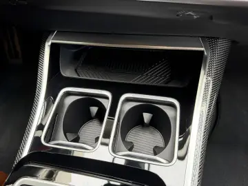 BMW M760 e xDr. Executive TwoTone TV B&W UPE218