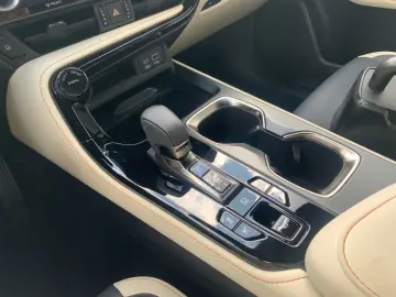 LEXUS NX 450h  E-FOUR Executive Line  LED HUD 360  ACC