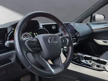 LEXUS NX 450h   E-Four SHZ CARPLAY NAVI  15J-GARANTIE