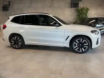 BMW iX3 M Paket