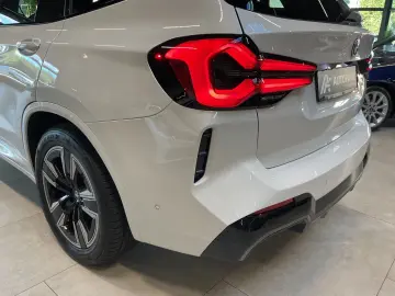 BMW iX3 M Paket