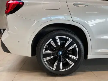 BMW iX3 M Paket