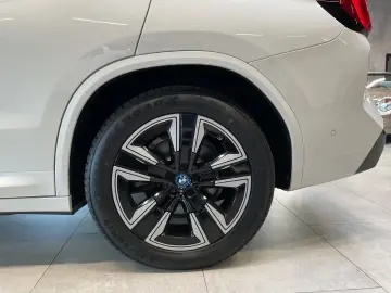 BMW iX3 M Paket