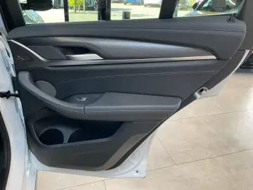 BMW iX3 M Paket
