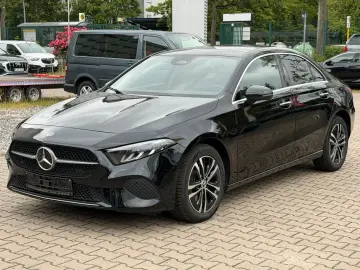 MERCEDES-BENZ A 250 A Limousine A 250 e PANORAMA LED…