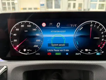 MERCEDES-BENZ A 250 A Limousine A 250 e PANORAMA LED…