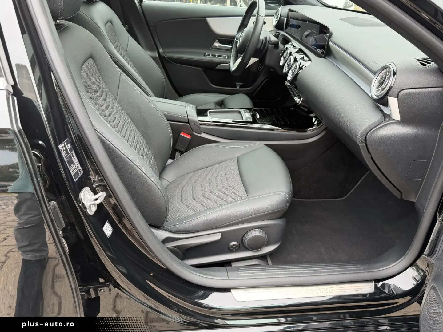 MERCEDES-BENZ A 250 A Limousine A 250 e PANORAMA LED&hellip;