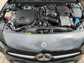 MERCEDES-BENZ A 250 A Limousine A 250 e PANORAMA LED…