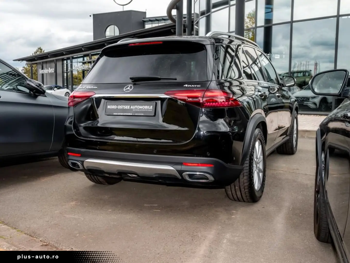 MERCEDES-BENZ GLE 350 de 4M AHK PANO BURMESTER 360