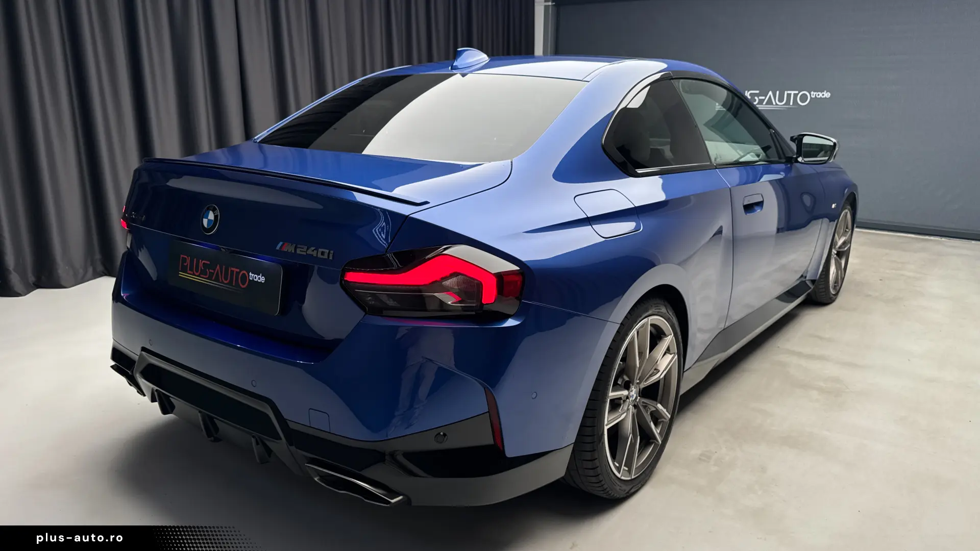 BMW M240i