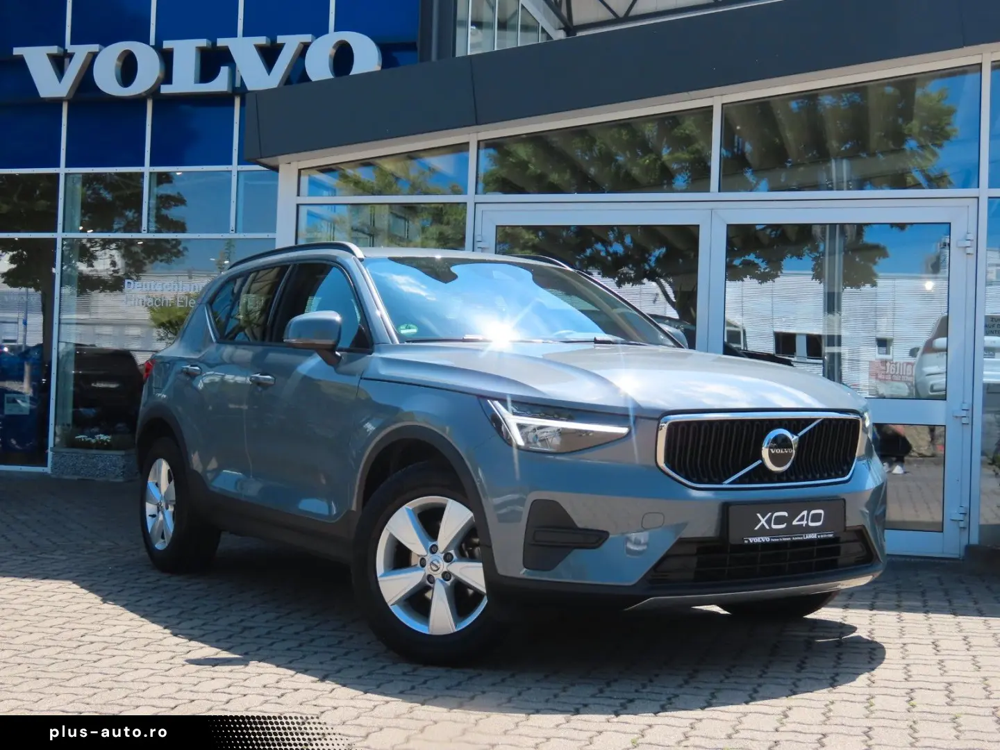 VOLVO XC40 T2 Essential (Winter-Paket; Soundsystem...)