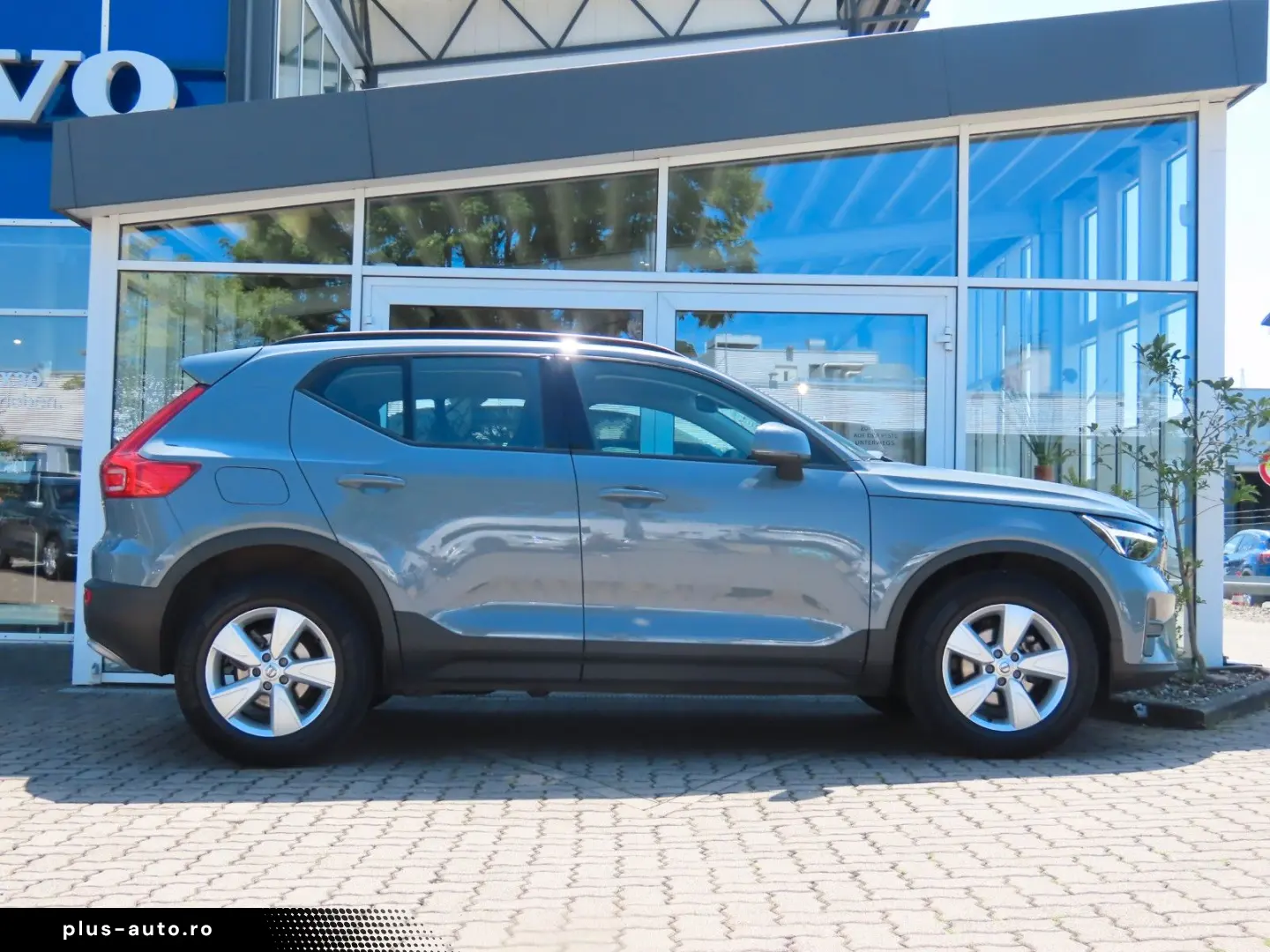 VOLVO XC40 T2 Essential (Winter-Paket; Soundsystem...)