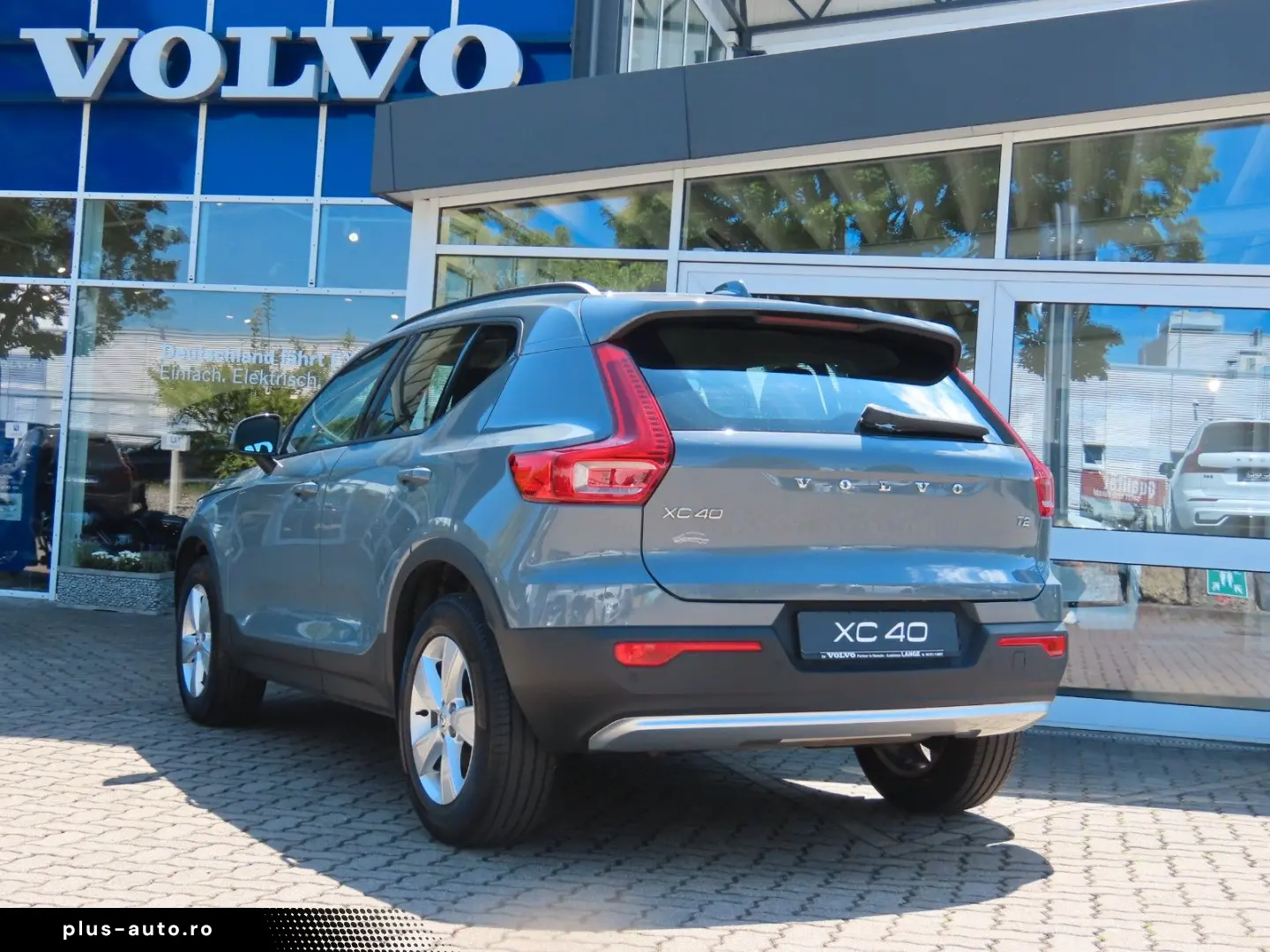 VOLVO XC40 T2 Essential (Winter-Paket; Soundsystem...)
