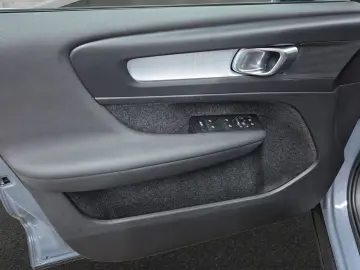 VOLVO XC 40 B3 2WD Core