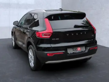 VOLVO XC40 T3 Momentum Pro 2WD Automatik Bluetooth LED