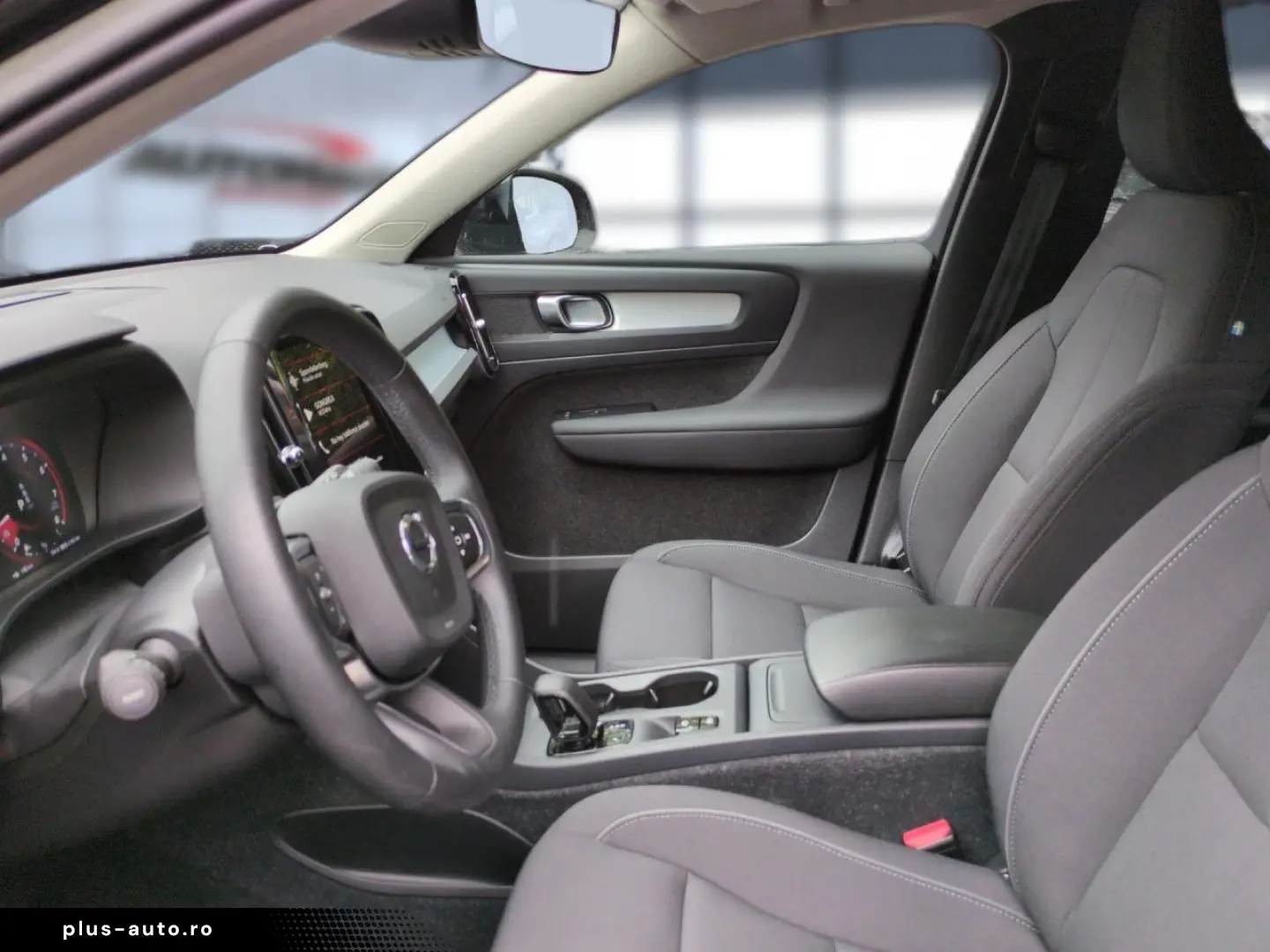 VOLVO XC40 T3 Momentum Pro 2WD Automatik Bluetooth LED