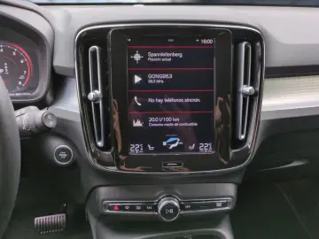 VOLVO XC40 T3 Momentum Pro 2WD Automatik Bluetooth LED