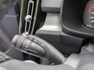 VOLVO XC40 T3 Momentum Pro 2WD Automatik Bluetooth LED