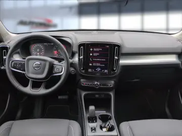 VOLVO XC40 T3 Momentum Pro 2WD Automatik Bluetooth LED