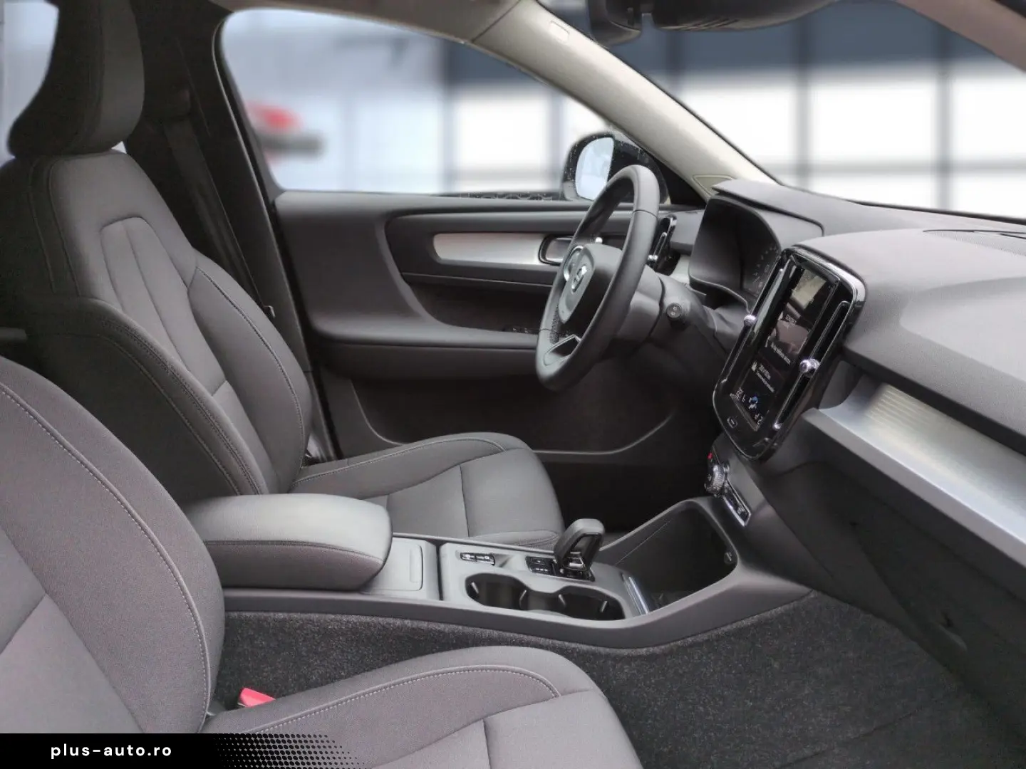 VOLVO XC40 T3 Momentum Pro 2WD Automatik Bluetooth LED