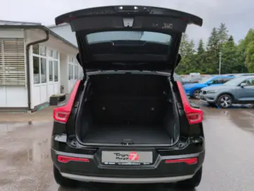 VOLVO XC40 T3 Momentum Pro 2WD Automatik Bluetooth LED