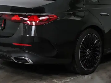 Mercedes-Benz E 220 d 4M AMG-Sport Super Pano Burm Night