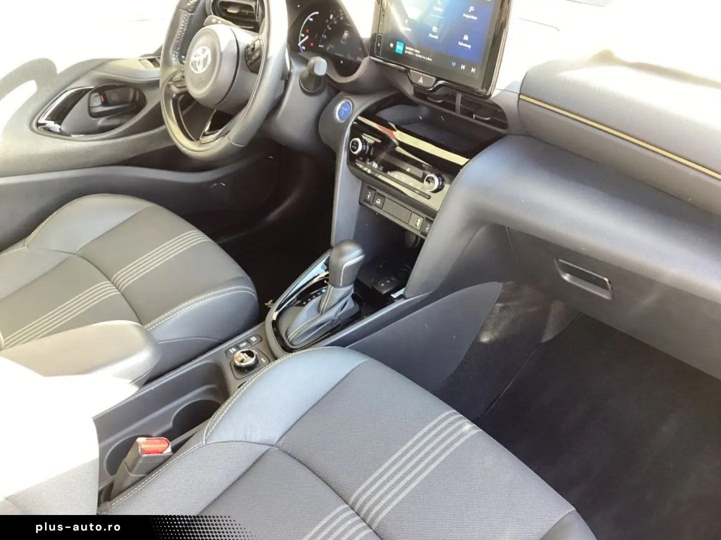 TOYOTA Yaris Cross Hybrid 1.5 VVT-i Adventure Allrad-An