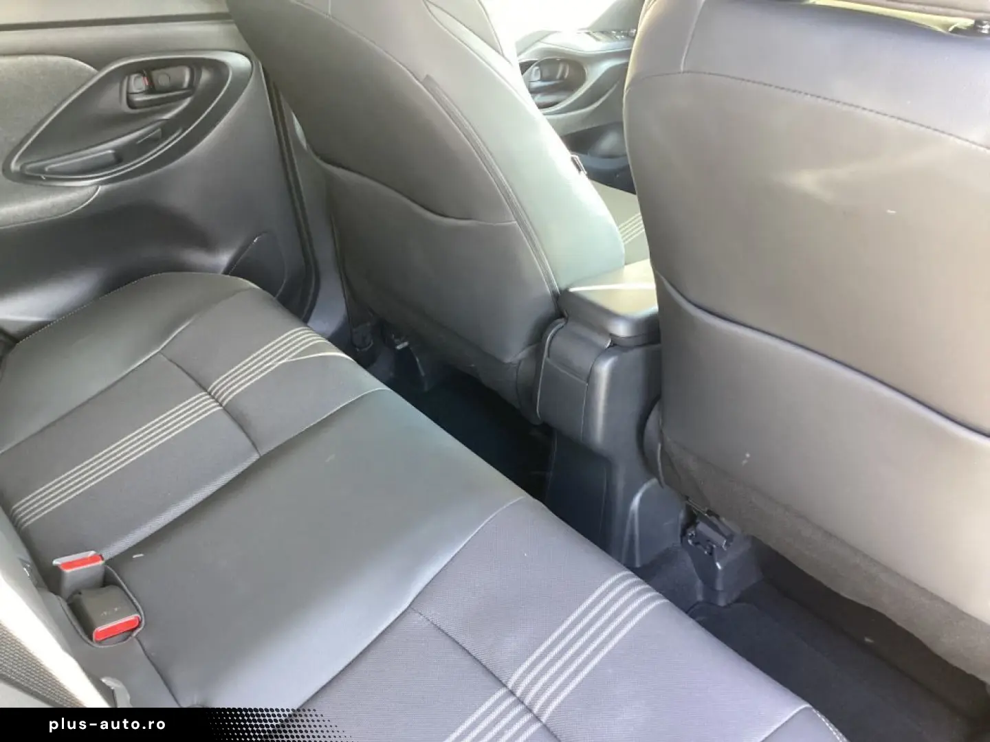 TOYOTA Yaris Cross Hybrid 1.5 VVT-i Adventure Allrad-An