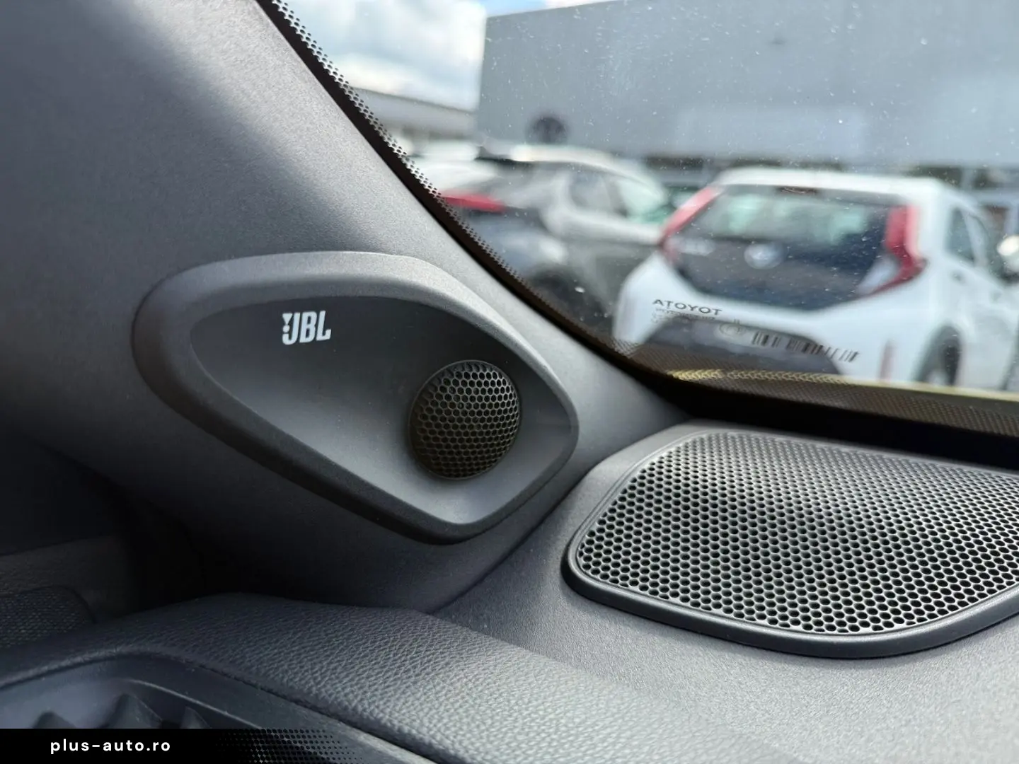 TOYOTA Yaris Cross Hybrid 1.5 AWD-i Adventure  HUD JBL