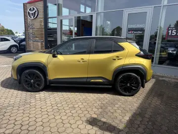 TOYOTA Yaris Cross Hybrid AWD-i Adventure 4X4 AHK Dashc