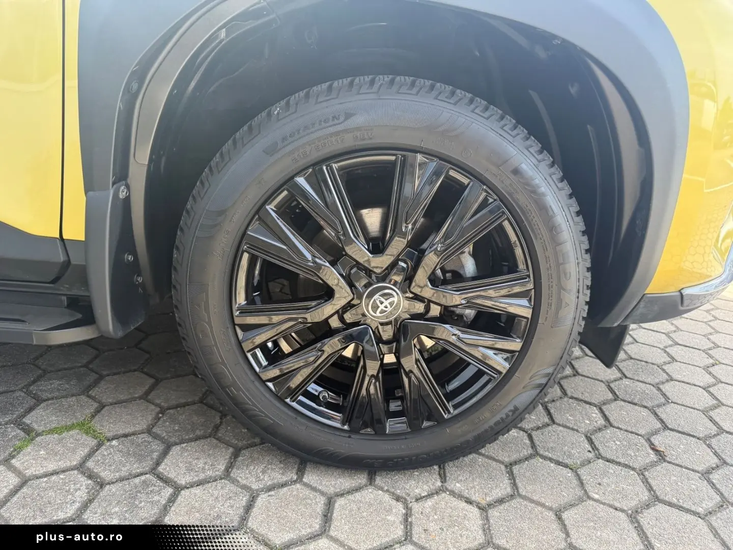 TOYOTA Yaris Cross Hybrid AWD-i Adventure 4X4 AHK Dashc