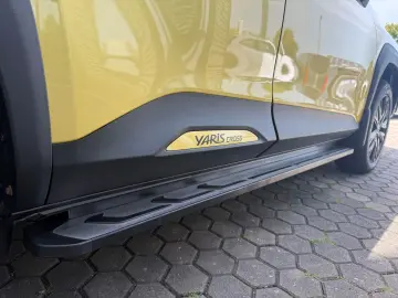 TOYOTA Yaris Cross Hybrid AWD-i Adventure 4X4 AHK Dashc