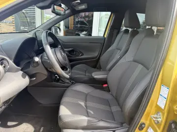 TOYOTA Yaris Cross Hybrid AWD-i Adventure 4X4 AHK Dashc