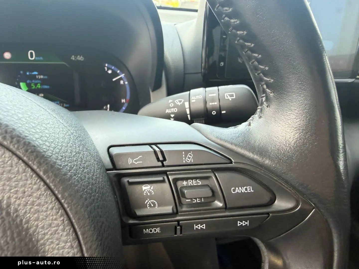 TOYOTA Yaris Cross Hybrid AWD-i Adventure 4X4 AHK Dashc