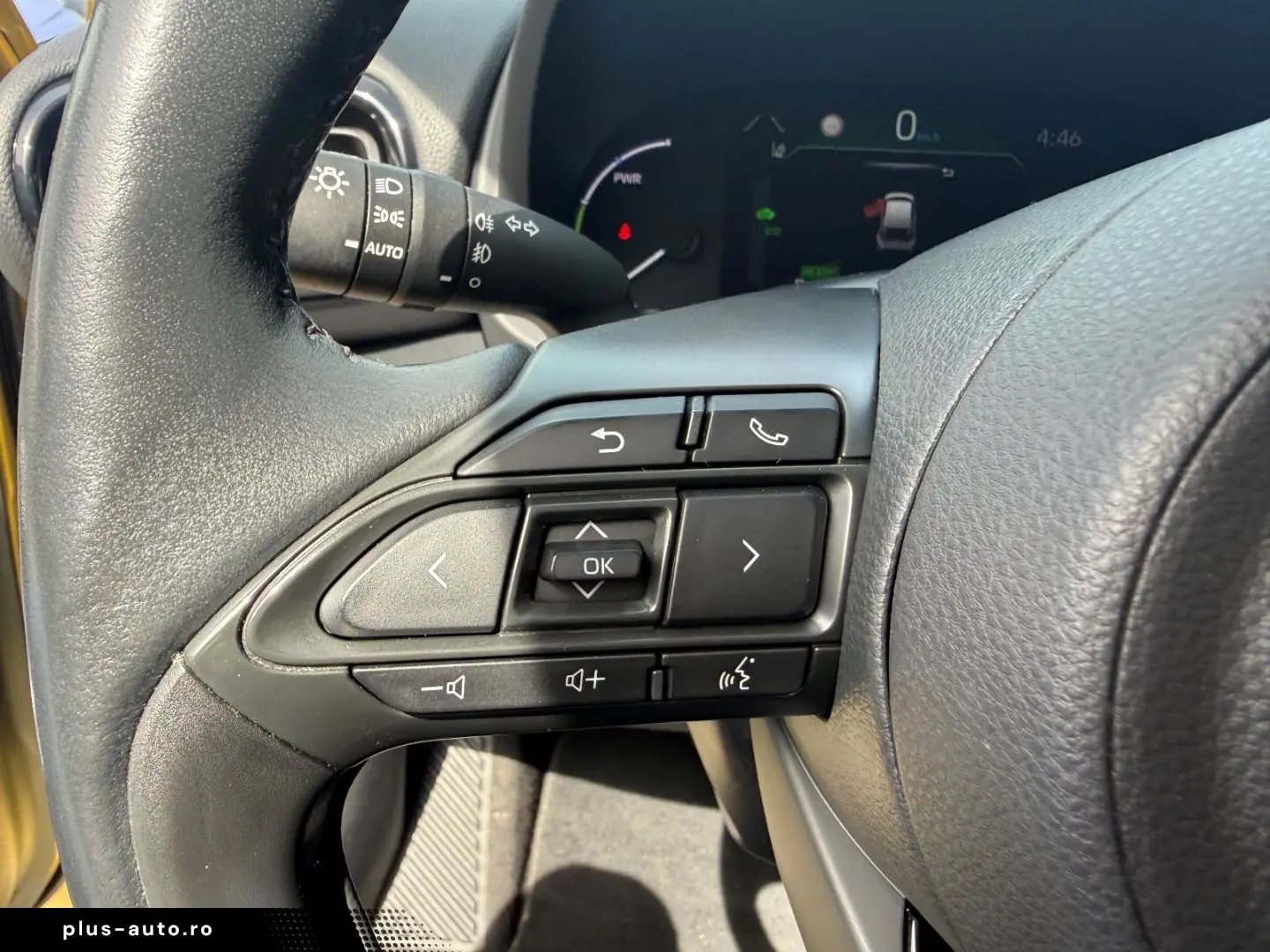 TOYOTA Yaris Cross Hybrid AWD-i Adventure 4X4 AHK Dashc