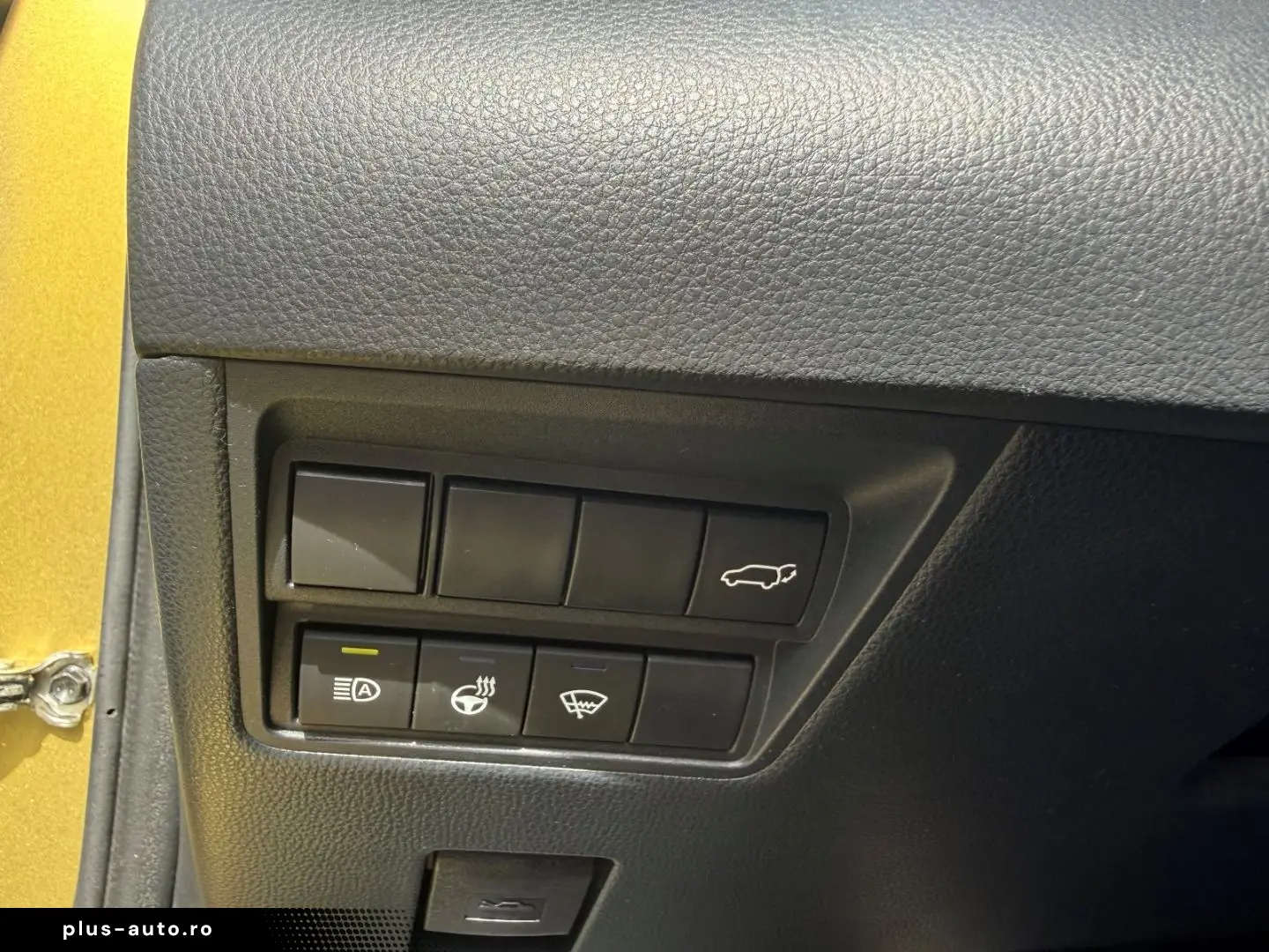 TOYOTA Yaris Cross Hybrid AWD-i Adventure 4X4 AHK Dashc