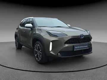 TOYOTA Yaris Cross Hybrid AWD-i Elegant Navi 360 Kamera