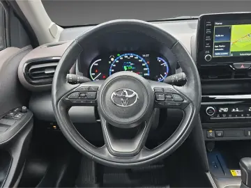 TOYOTA Yaris Cross Hybrid AWD-i Elegant Navi 360 Kamera